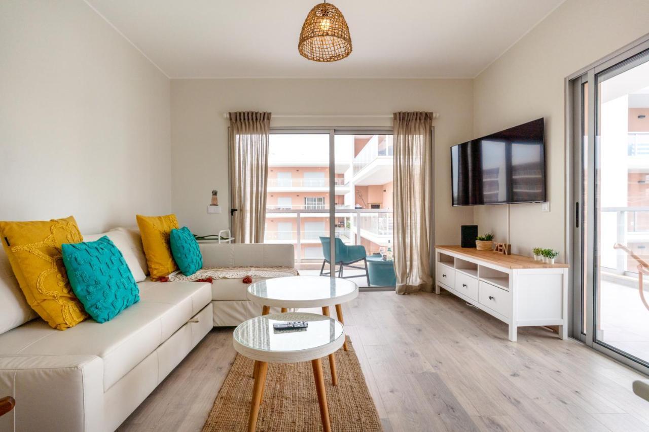 Sunny Brand New 2-Bedroom Apt - 500M From Praia Da Rocha With Ac And Pool! Portimao Ngoại thất bức ảnh