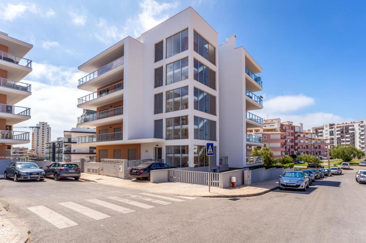 Sunny Brand New 2-Bedroom Apt - 500M From Praia Da Rocha With Ac And Pool! Portimao Ngoại thất bức ảnh