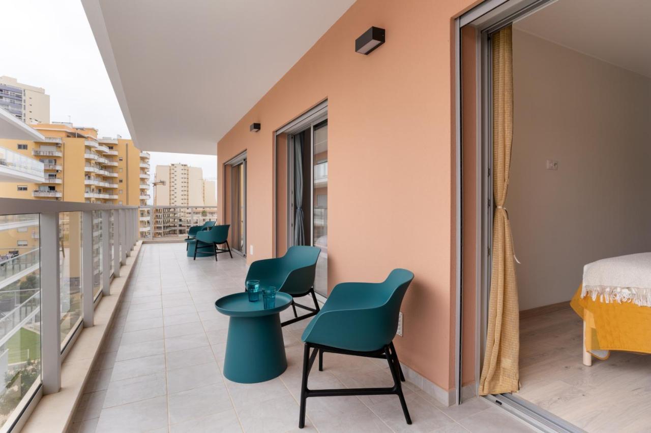 Sunny Brand New 2-Bedroom Apt - 500M From Praia Da Rocha With Ac And Pool! Portimao Ngoại thất bức ảnh