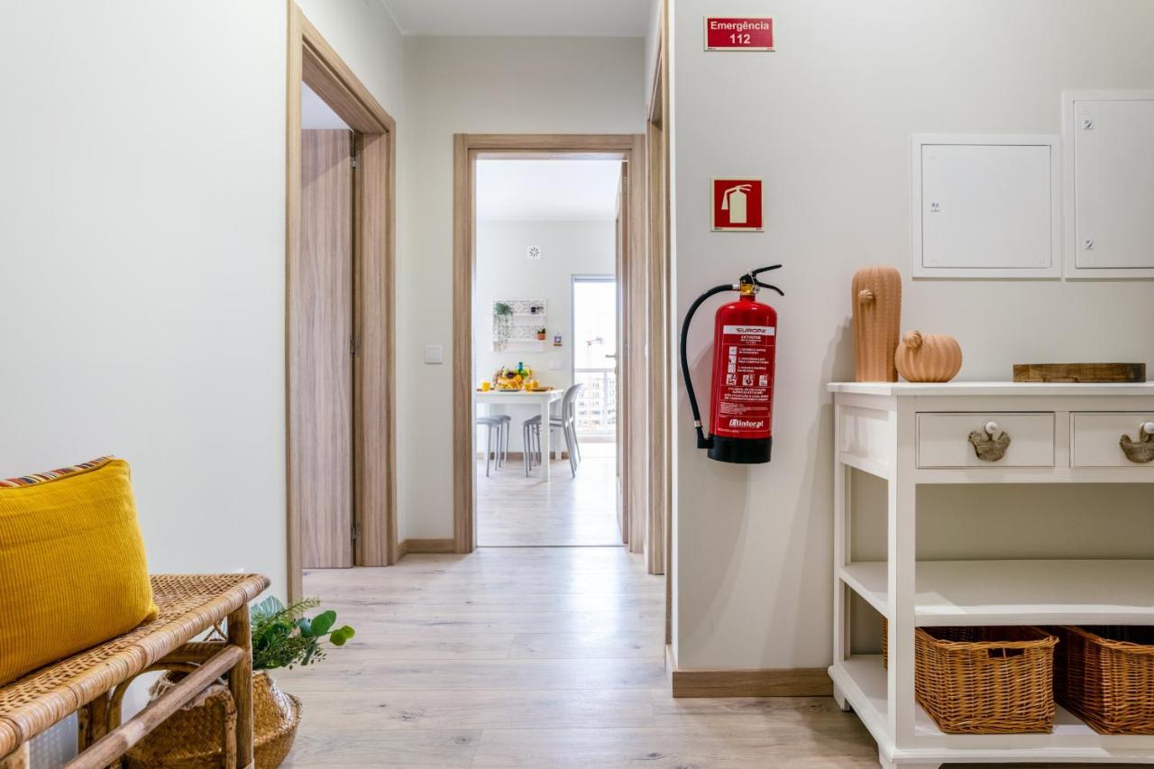 Sunny Brand New 2-Bedroom Apt - 500M From Praia Da Rocha With Ac And Pool! Portimao Ngoại thất bức ảnh