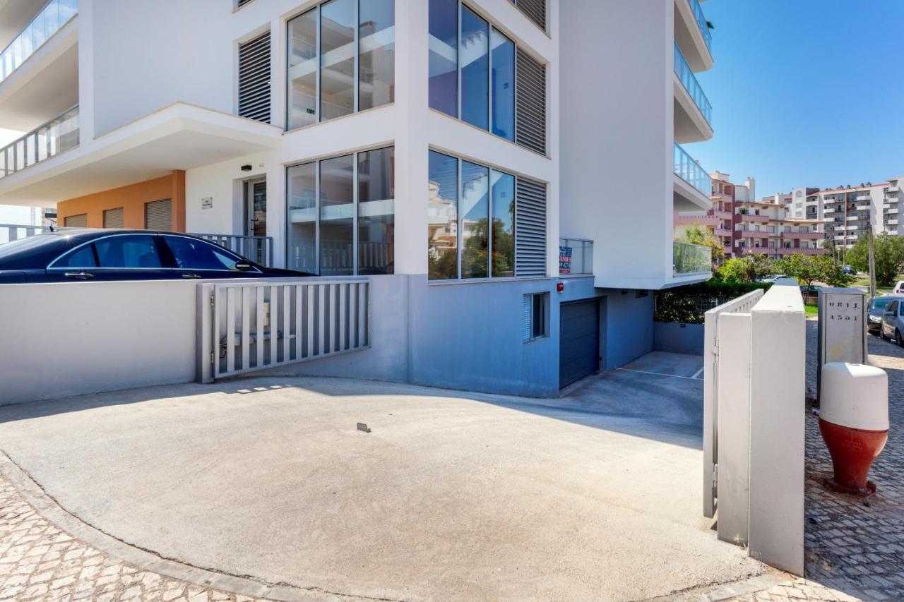 Sunny Brand New 2-Bedroom Apt - 500M From Praia Da Rocha With Ac And Pool! Portimao Ngoại thất bức ảnh